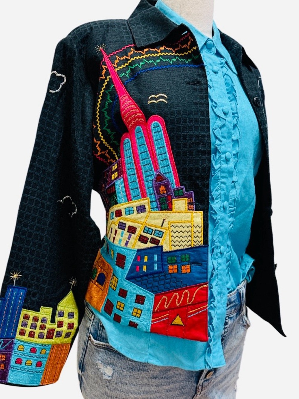 VINTAGE 1990s  Women’s Black Embroidered Cityscape Jacket - Multicolor